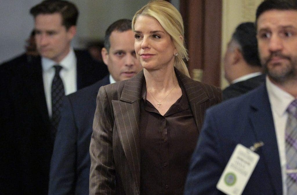 Bondi demands Walz turn over Minnesota voter rolls to ‘restore rule of law’ to state