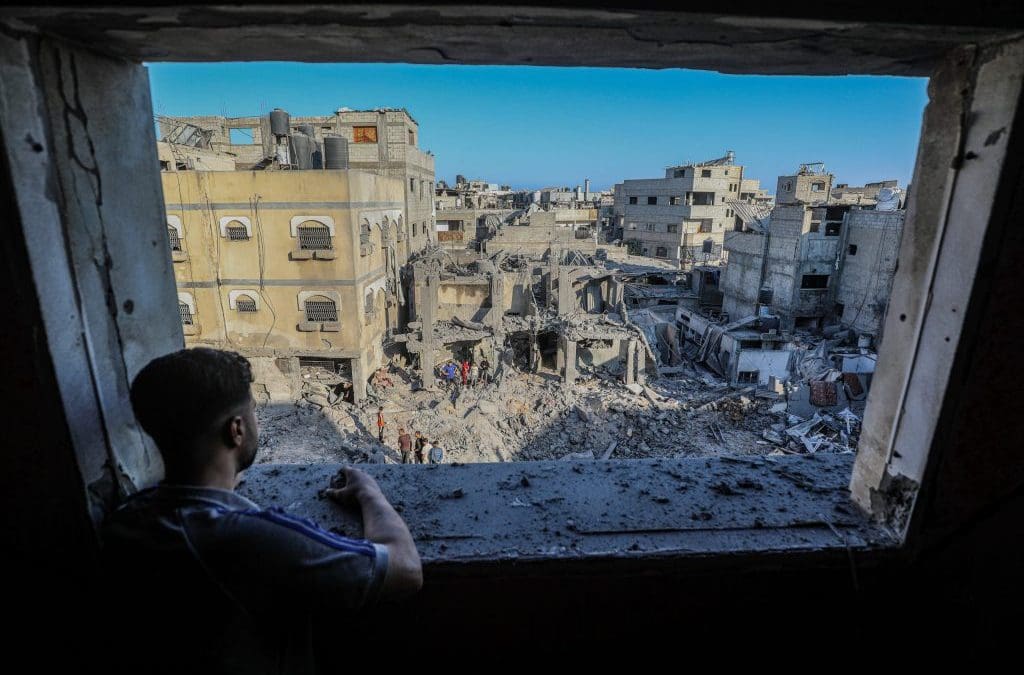 Despite the ceasefire, Israel resumes bombing entire residential blocks in Gaza, displacing dozens of families